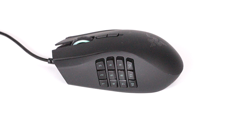 Razer Naga 2014 - seitliche Ansicht